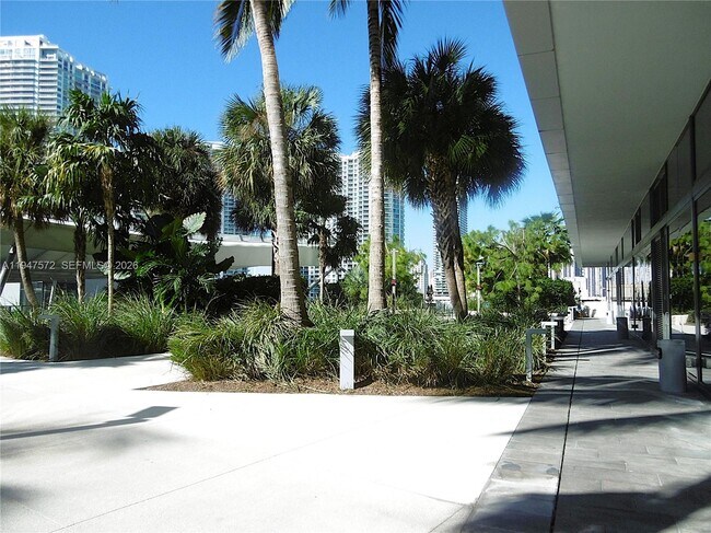 Building Photo - 68 SE 6th St