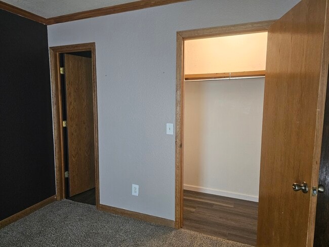 Building Photo - 255 Katy St