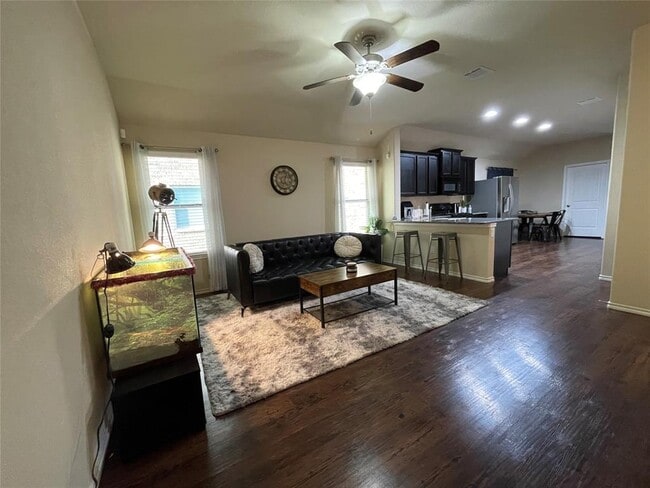 Primary Photo - 3650 Sumner Lodge Dr