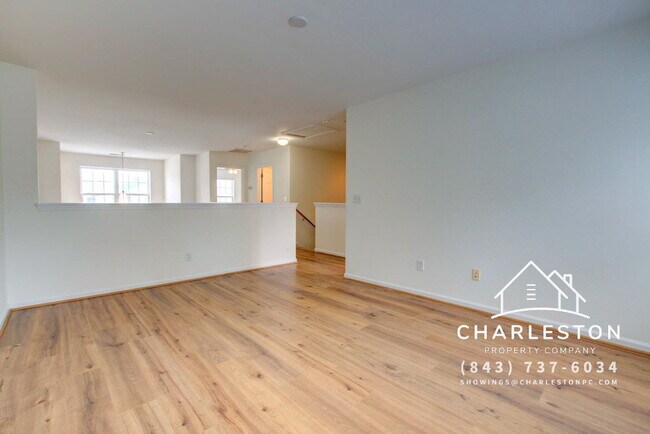 Building Photo - 2425 Scholar Ln