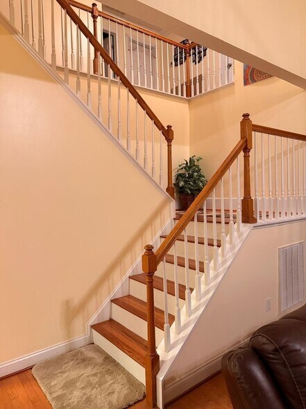 Building Photo - 606 Gravel Brook Ct