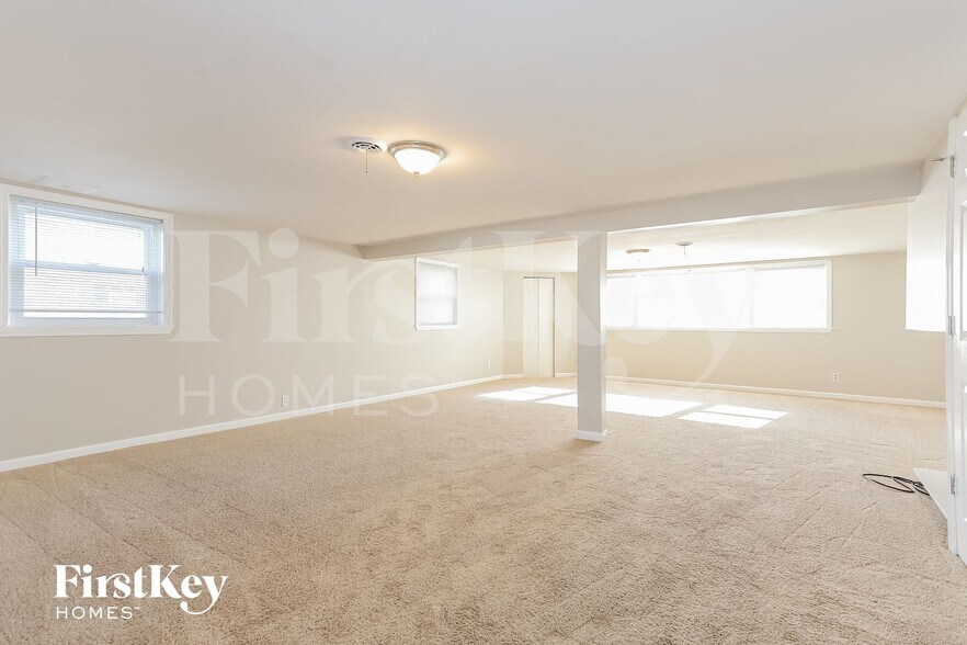 Building Photo - 504 E 163rd St