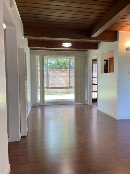 Building Photo - 1637 Graham Way