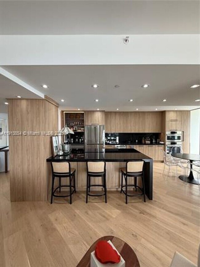 Building Photo - 19500 Turnberry Way