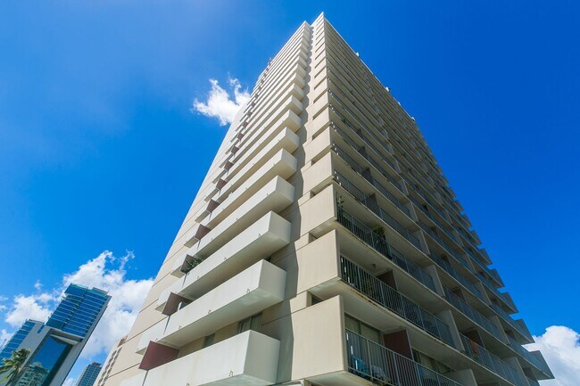 Building Photo - Marine Surf - Studio 1b 1parking! in Waikiki