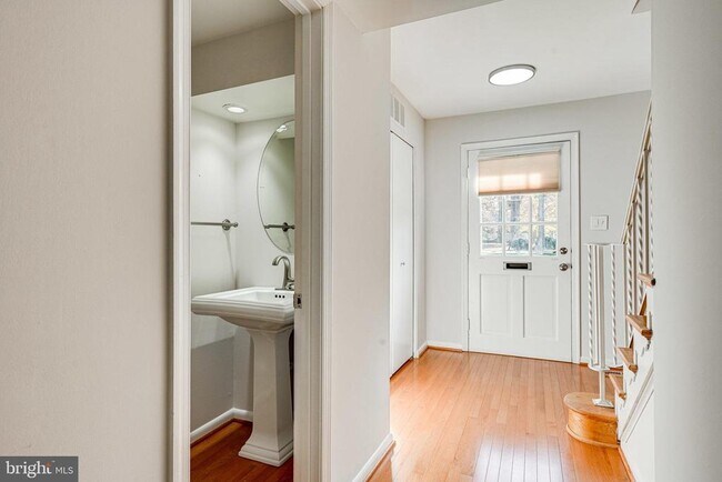 Building Photo - 2312 Wheystone Ct