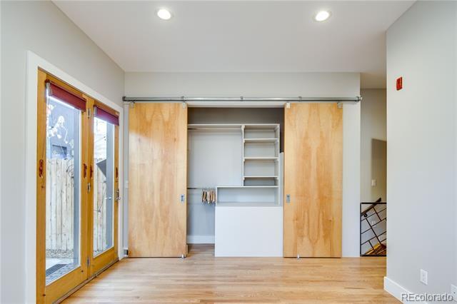 Building Photo - 2536 Glenarm Pl