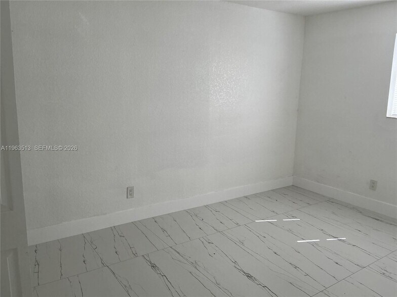 Building Photo - 14821 SW 104th Ave