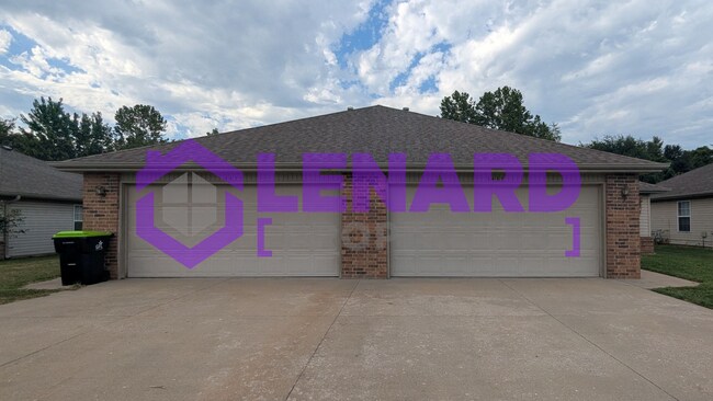 Building Photo - 4433-4435 W LaSiesta St