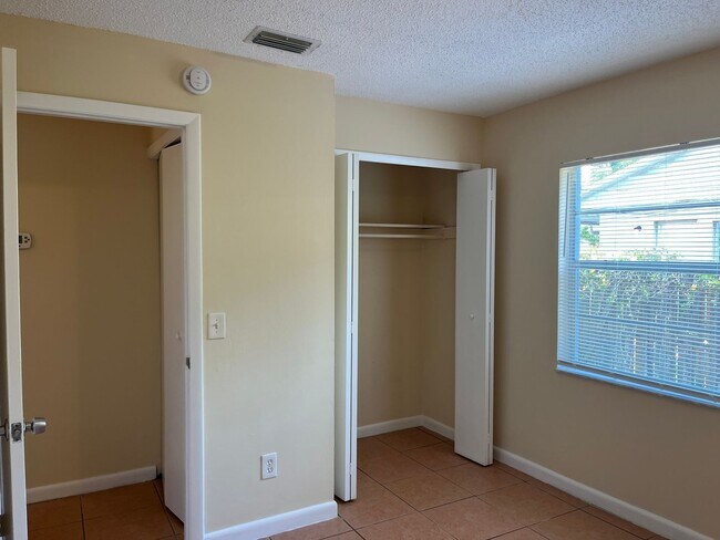 Building Photo - 300 Orange Ave