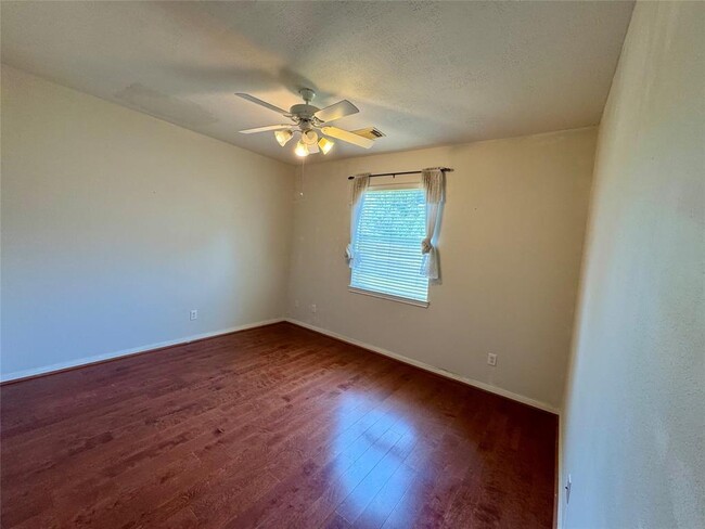 Building Photo - 3023 Kinwicke Ct