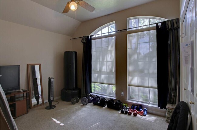Building Photo - 6204 John Chisum Ln