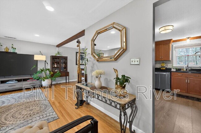 Building Photo - 74 Hurlburt St