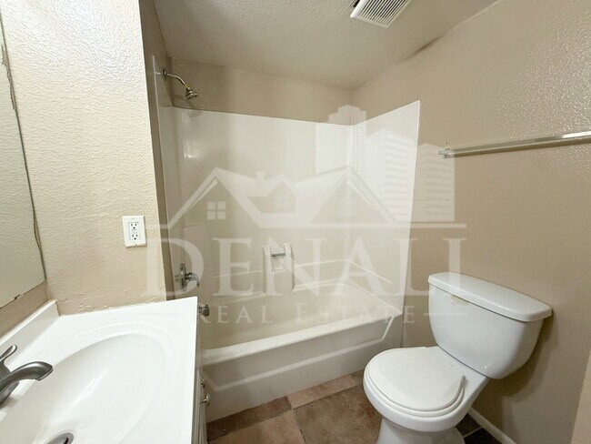 Building Photo - 2804 N 43rd Ave