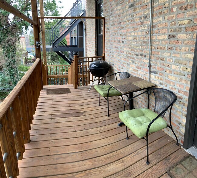 Building Photo - 1253 N Hoyne Ave