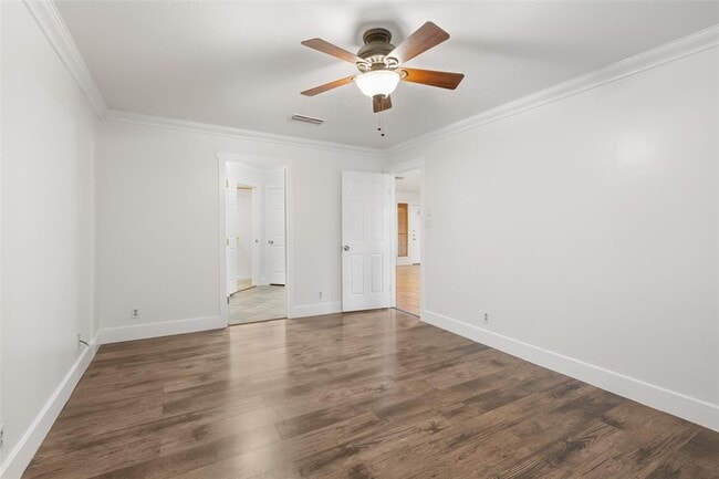 Building Photo - 6005 Sun Vista Dr