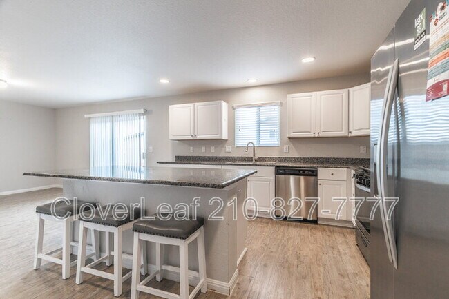 Building Photo - 10414 Legacy Hl