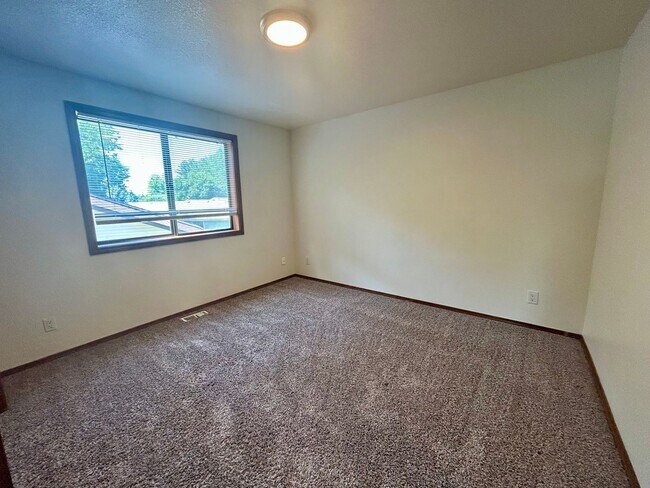 Building Photo - 4271 N Pennfield Pl