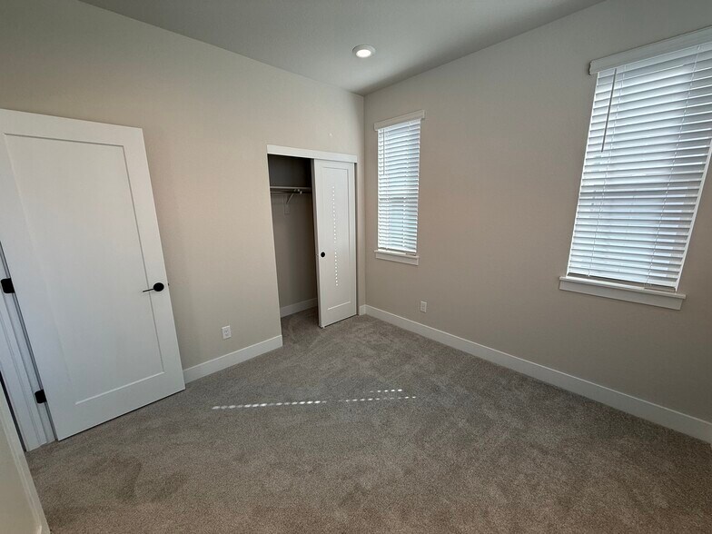 Building Photo - 8896 Yellowcress St