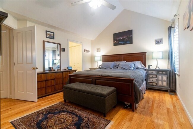 Building Photo - 68 Village Dr