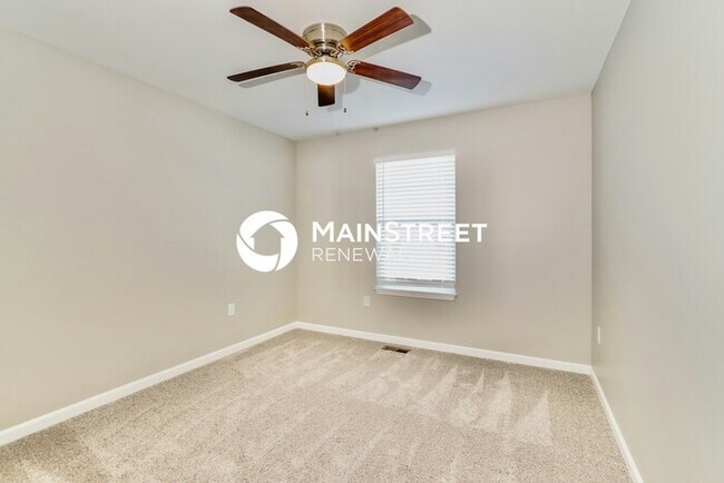 Building Photo - 3 Bedroom Pet-Friendly Home in Jeffersonville, IN with Main Street Renewal