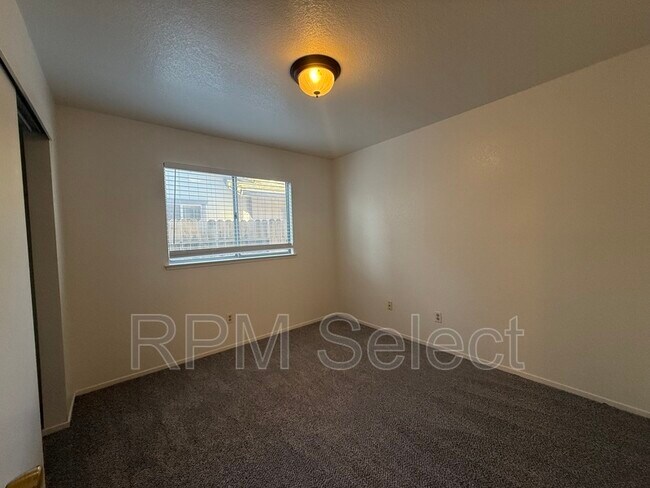 Building Photo - 2264 Americana Dr