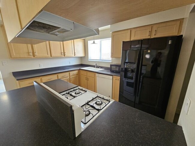 Building Photo - 3 Bedroom 2 Bath 2 Car Garage home in the ...