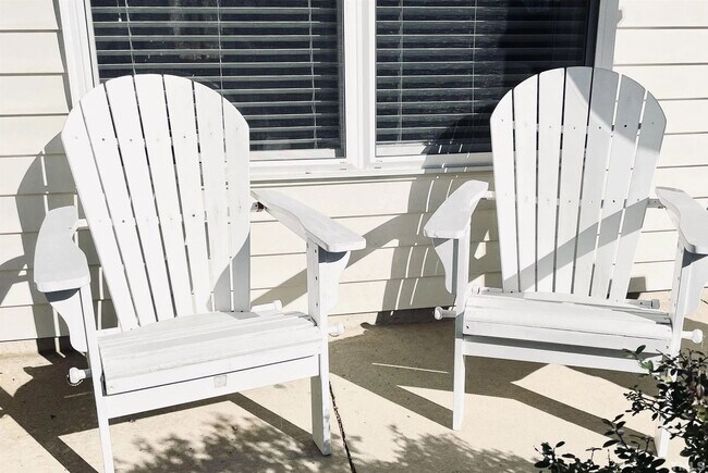 Building Photo - Comfortable 3BD, 2.5BA Raleigh Home with a 1-Car Attached Garage in an HOA Community with Amenities