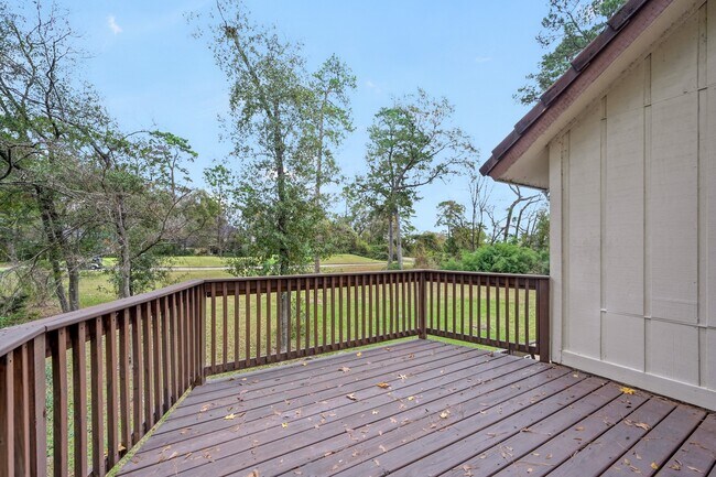 Building Photo - 2 Alladdin Ln