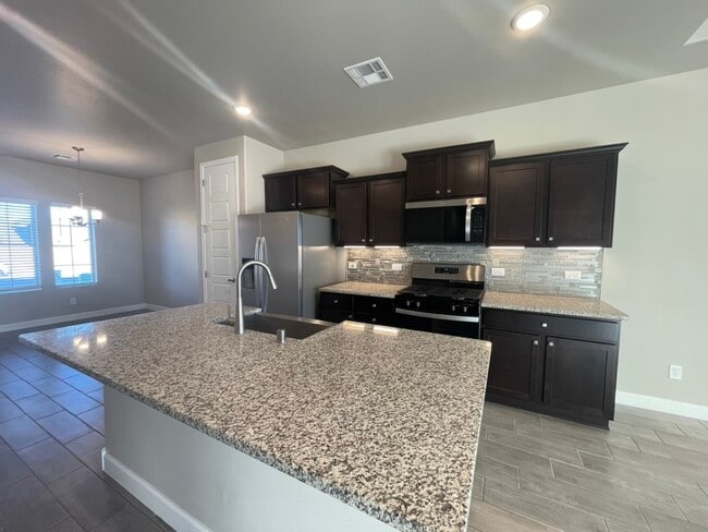 Building Photo - 2451 Camino Plata Loop NE