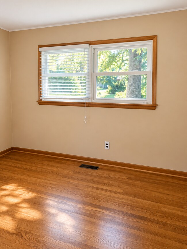 Building Photo - 501 S Swain Ave