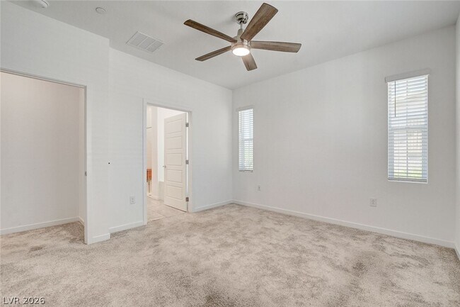 Building Photo - 5730 Sky Pointe Dr