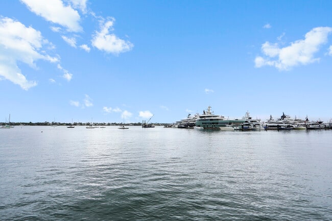 Building Photo - 4500 N Flagler Dr