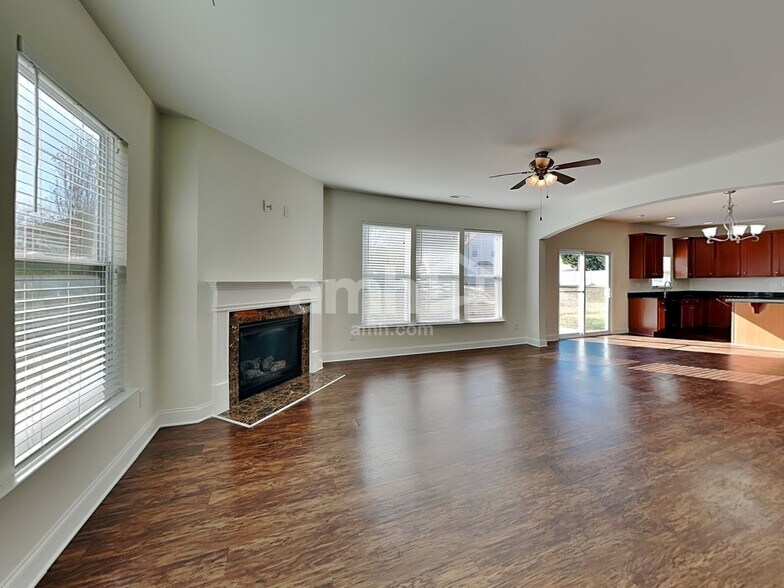 Building Photo - 1018 Forest Way Ct