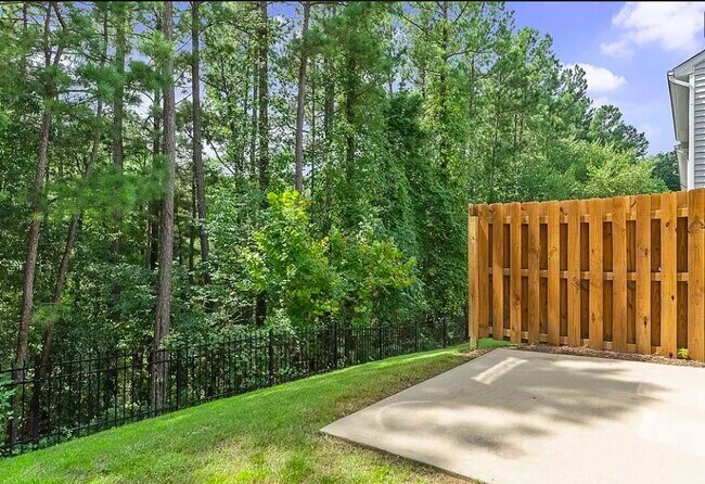 Building Photo - 3122 Binghampton Ln