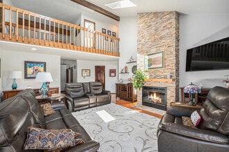 Building Photo - 1152 Clubhouse Dr