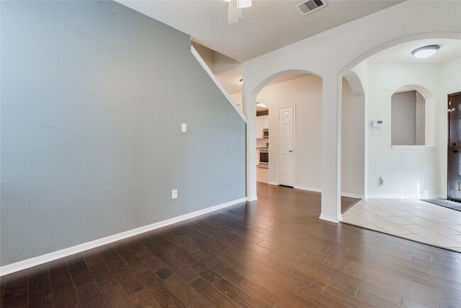 Building Photo - 1190 Stallion Ridge