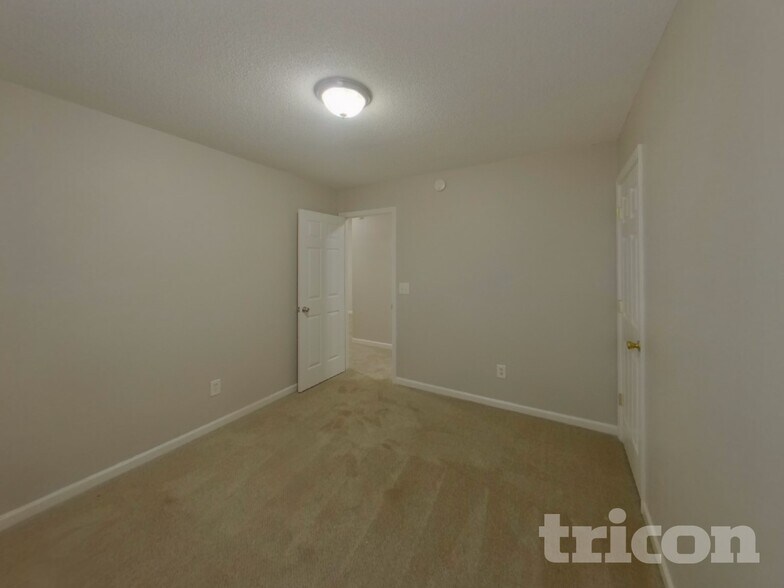 Building Photo - 2108 Wilkinson Dr