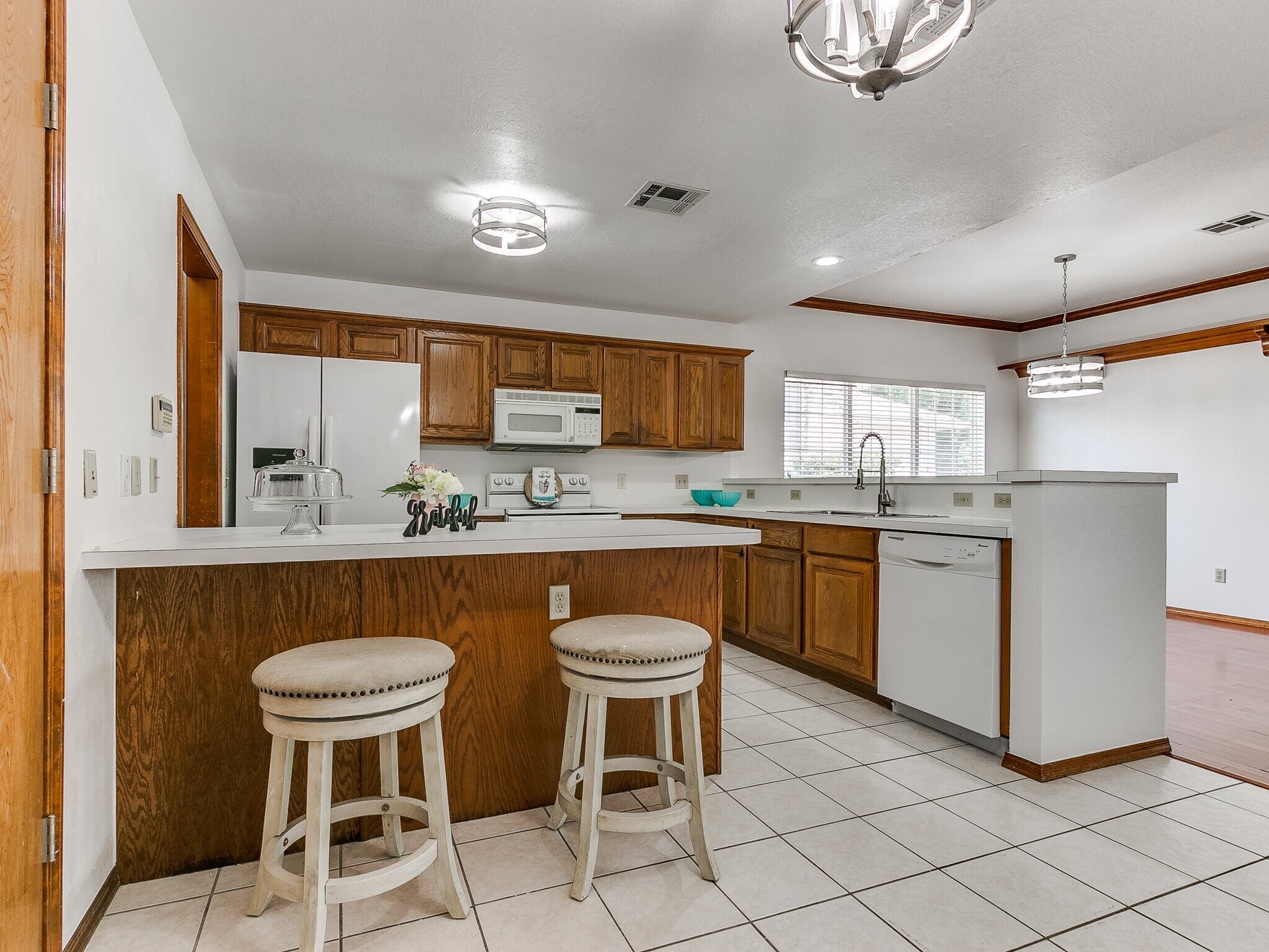 Building Photo - 6439 Masons Dr