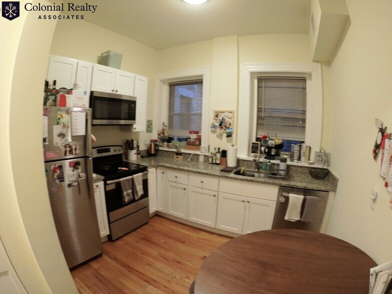 Building Photo - 1463 Beacon St