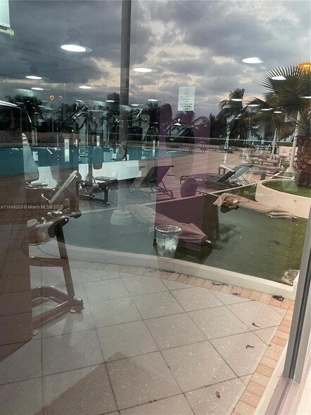 Building Photo - 100 Lincoln Rd