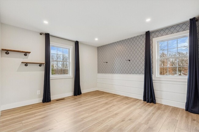 Building Photo - Stunning Renovated 5-Bedroom Exton Home – 6-Month Lease, Gourmet Kitchen & Walkout Basement