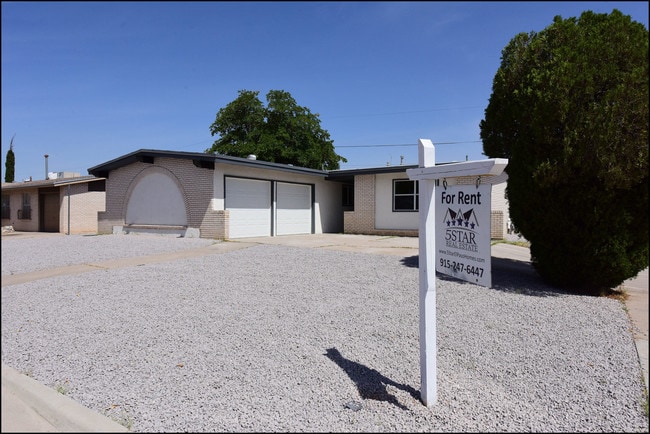 Primary Photo - 10169 Dunbarton Dr