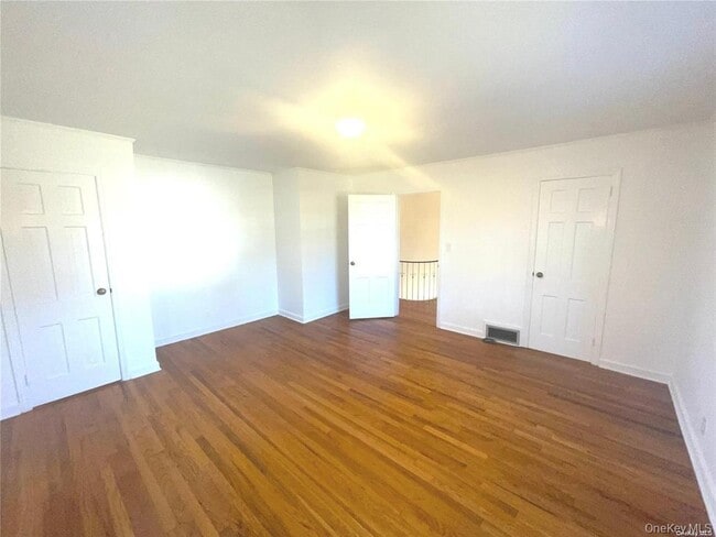 Building Photo - 106 Trumbull Rd