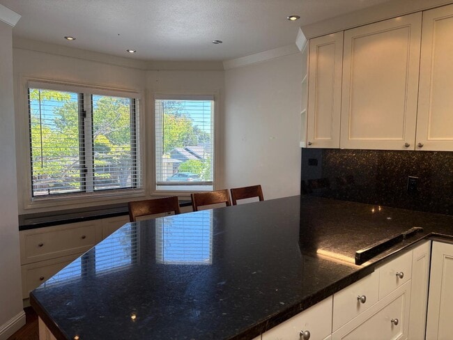Building Photo - 1251 Bellair Way