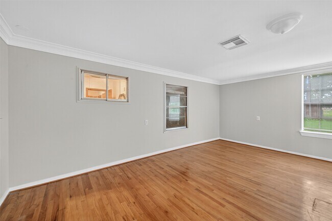 Building Photo - 3438 5th St