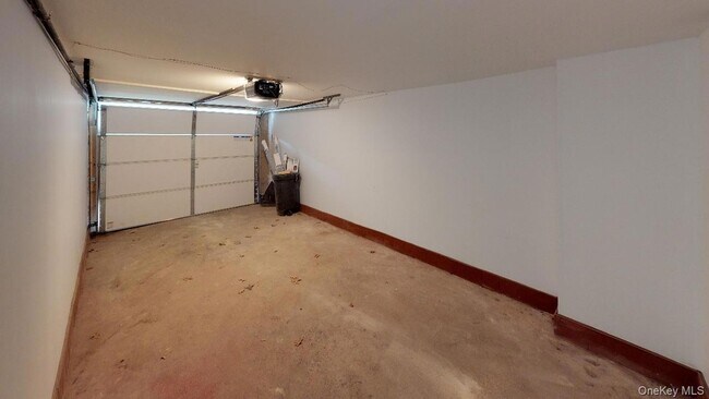 Building Photo - 67-12 Juno St