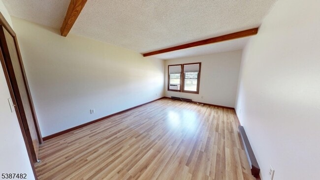 Building Photo - 419 Lake Shore N