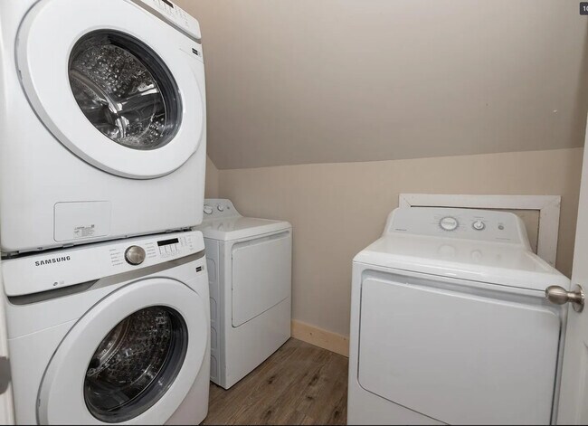 Building Photo - 1300 18th St