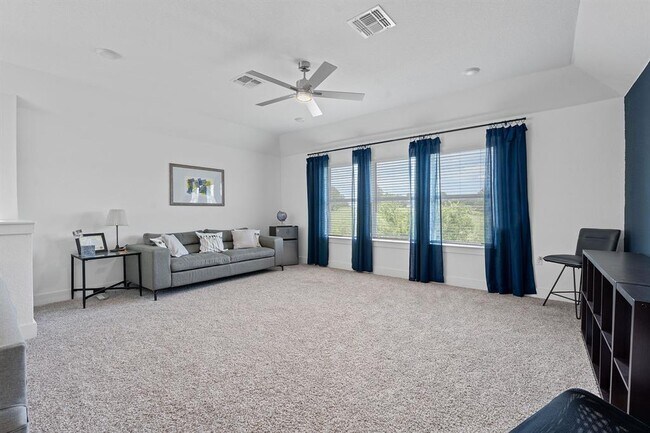 Building Photo - 16913 Adoro Dr